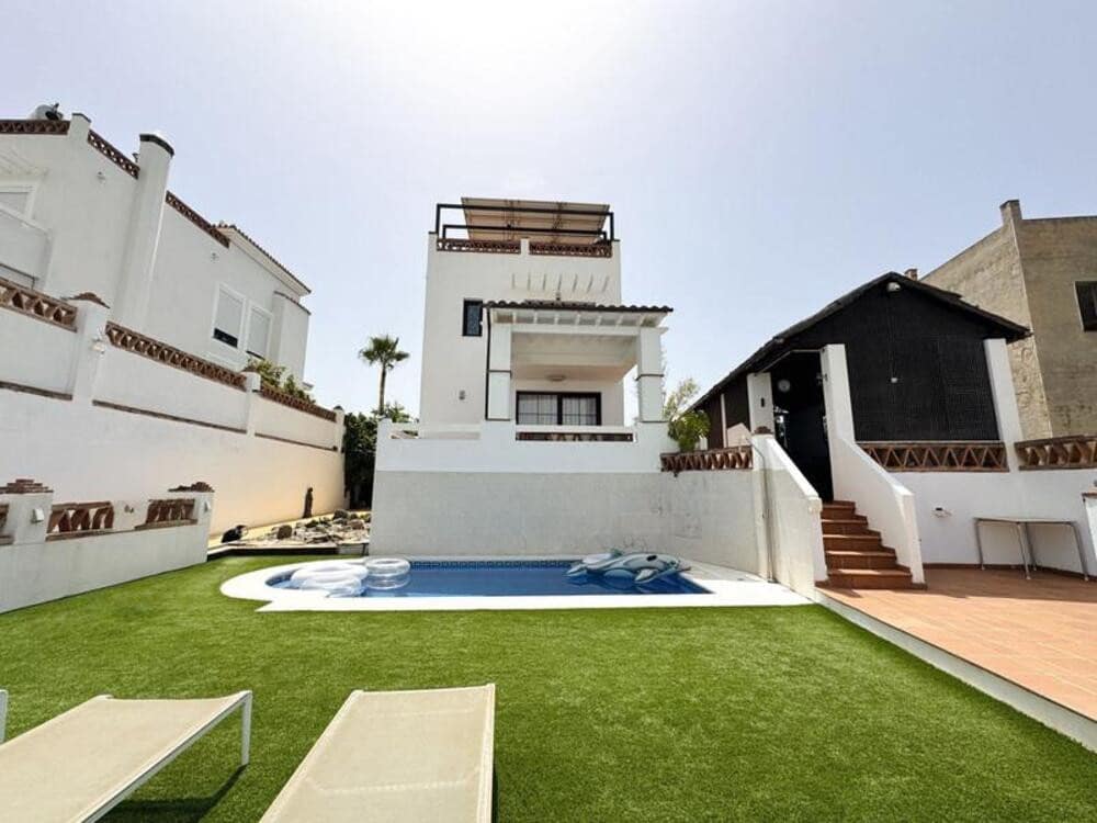 5 soveværelse Villa til leje i New Golden Mile med swimmingpool garage - € 4.500 (Ref: 10057936)