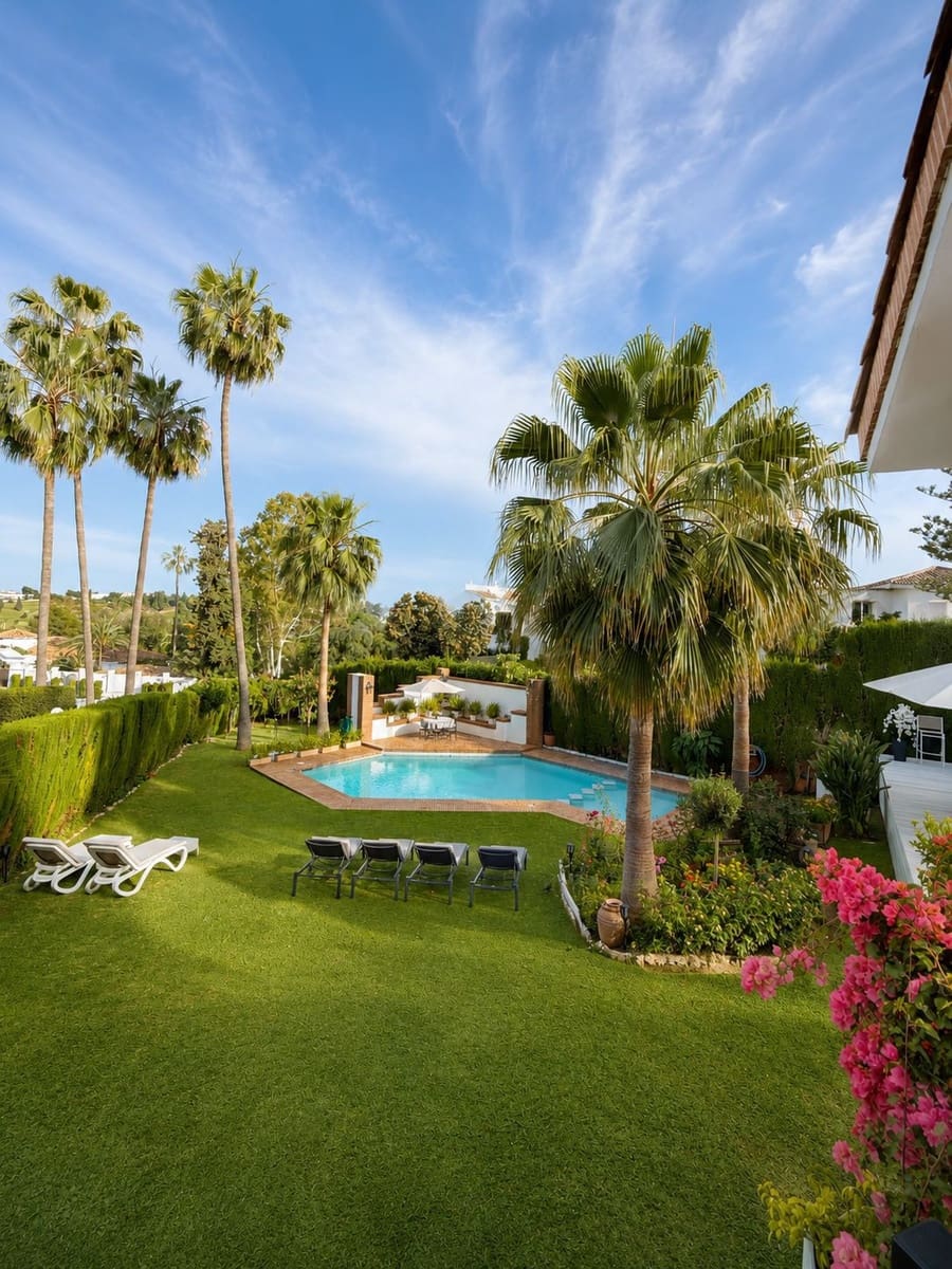 Chalet de 8 habitaciones en Benahavís en venta con piscina garaje - 2.500.000 € (Ref: 10057937)