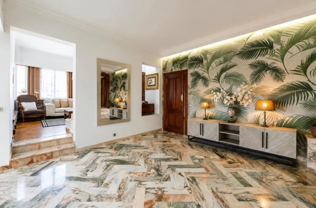 Chalet de 8 habitaciones en El Paraíso, Benahavís en venta con piscina garaje - 2.500.000 € (Ref: 10057937)