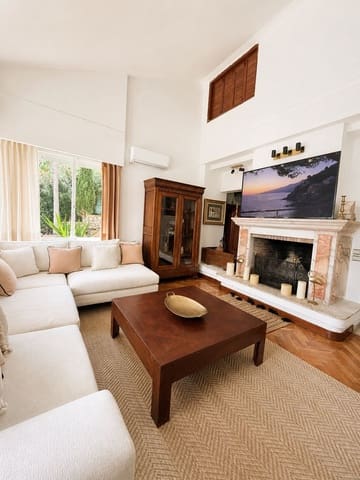 Chalet de 8 habitaciones en El Paraíso, Benahavís en venta con piscina garaje - 2.500.000 € (Ref: 10057937)