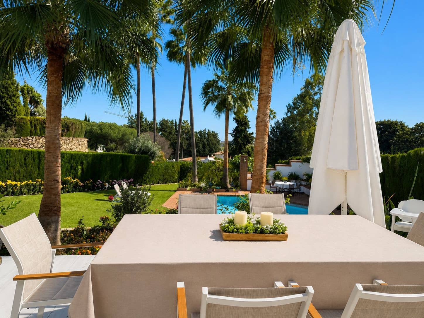 Chalet de 8 habitaciones en Benahavís en venta con piscina garaje - 2.500.000 € (Ref: 10057937)