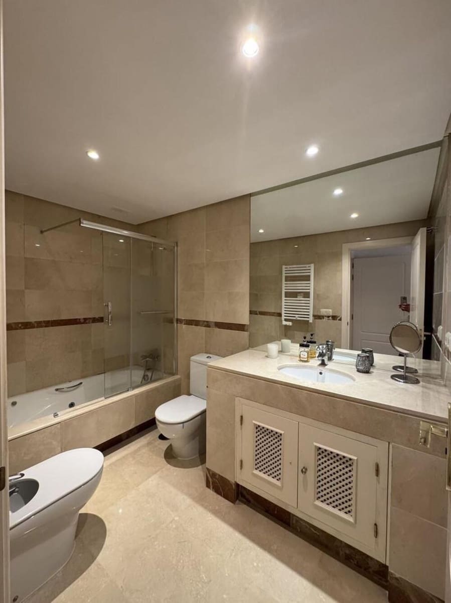 2 Zimmer Apartment zu vermieten in San Pedro de Alcantara mit Pool Garage - 3.500 € (Ref: 10057938)