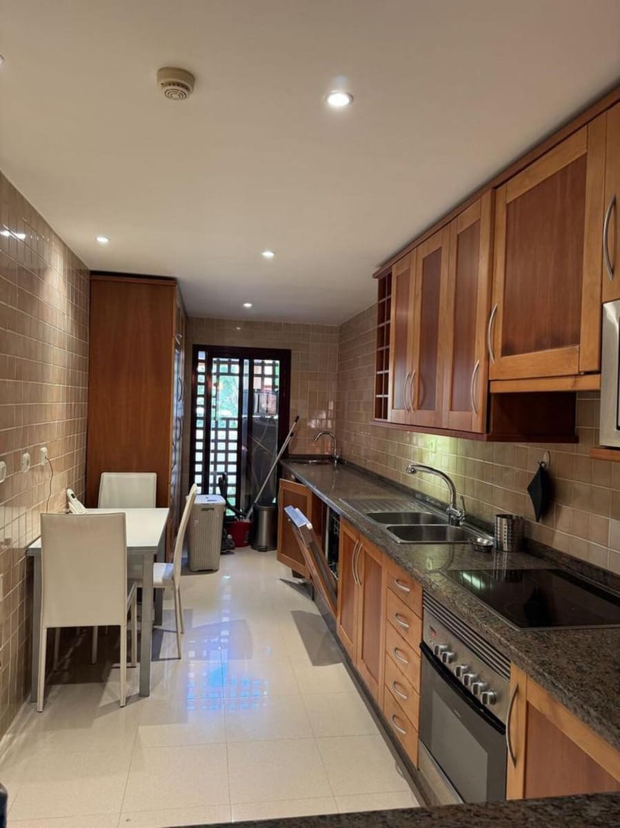 2 Zimmer Apartment zu vermieten in San Pedro de Alcantara mit Pool Garage - 3.500 € (Ref: 10057938)
