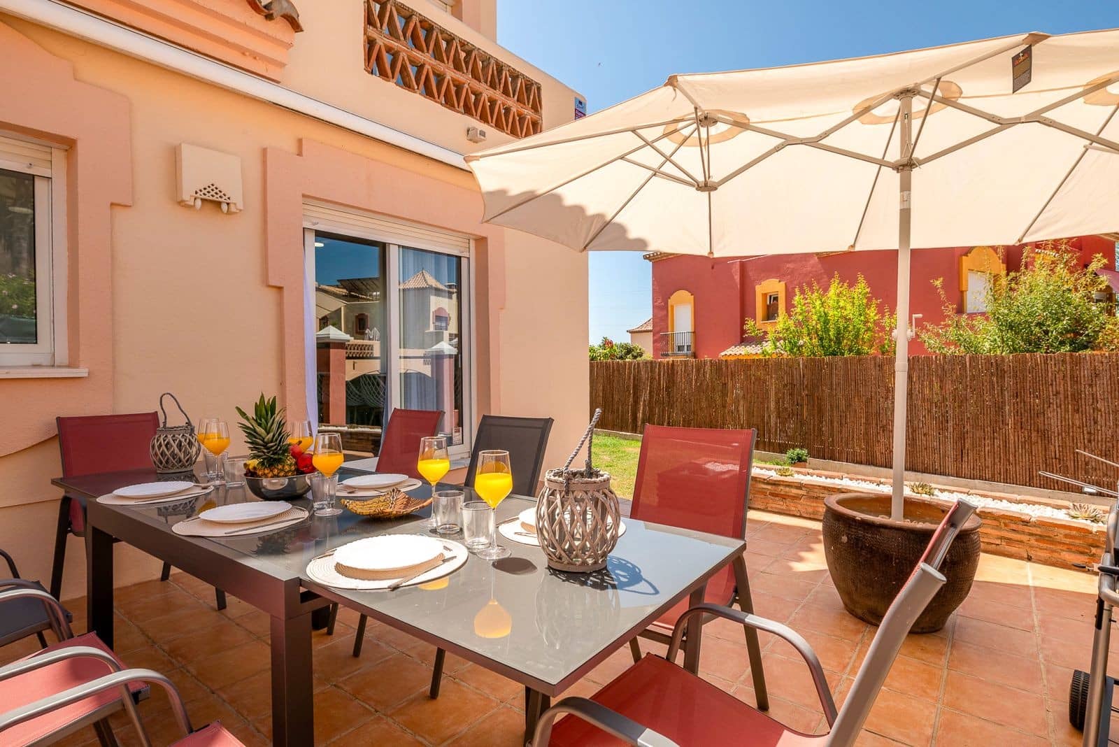 4 bedroom Semi-detached Villa for sale in Marbella with pool garage - € 740,000 (Ref: 10057939)