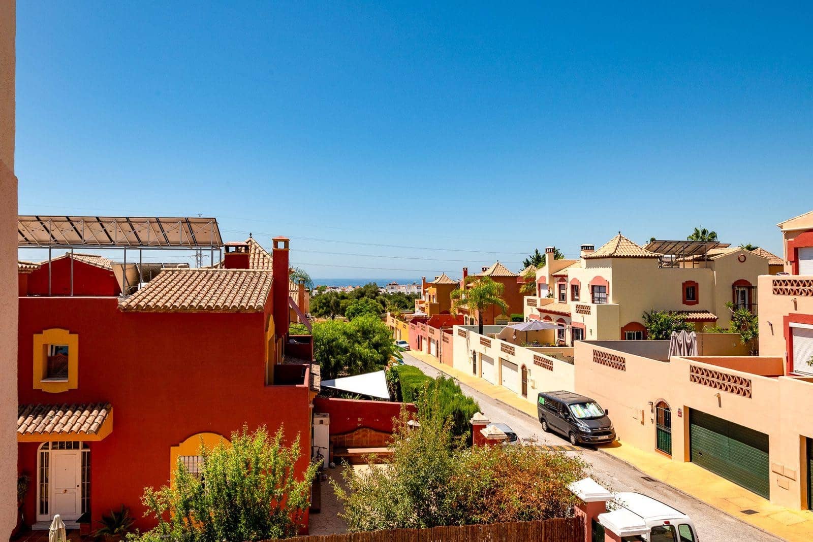 4 bedroom Semi-detached Villa for sale in Marbella with pool garage - € 740,000 (Ref: 10057939)