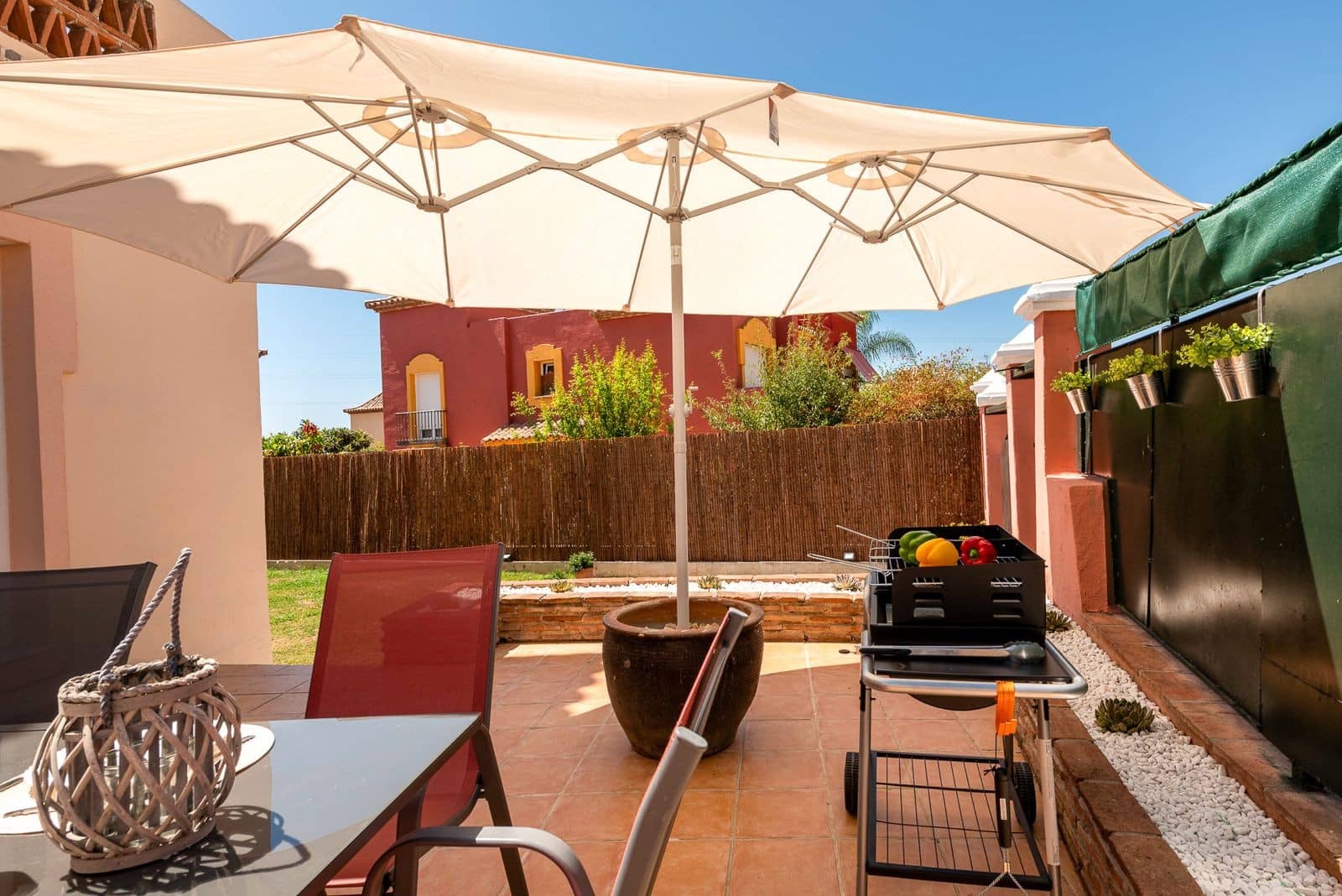 4 bedroom Semi-detached Villa for sale in Marbella with pool garage - € 740,000 (Ref: 10057939)