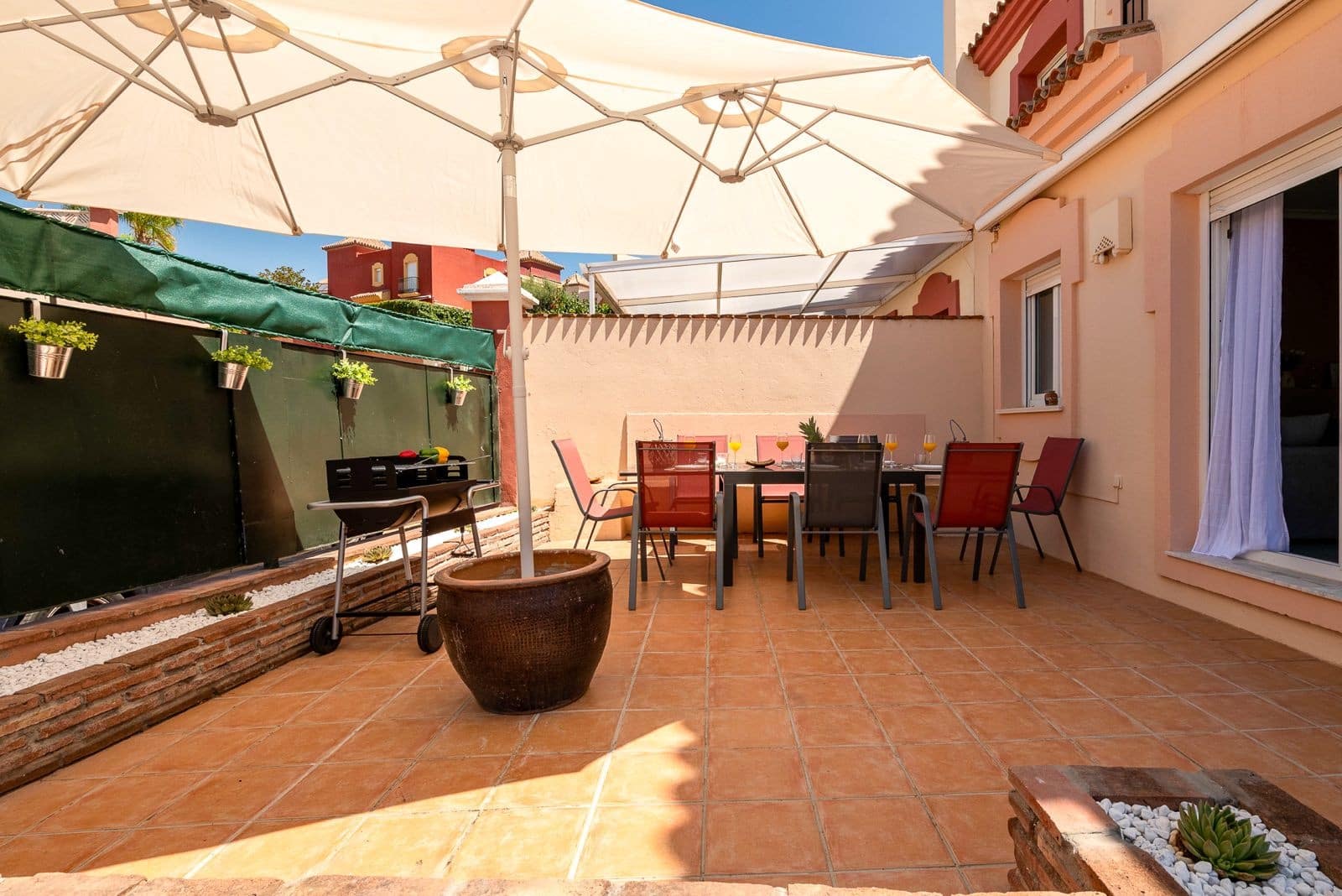 4 bedroom Semi-detached Villa for sale in Marbella with pool garage - € 740,000 (Ref: 10057939)