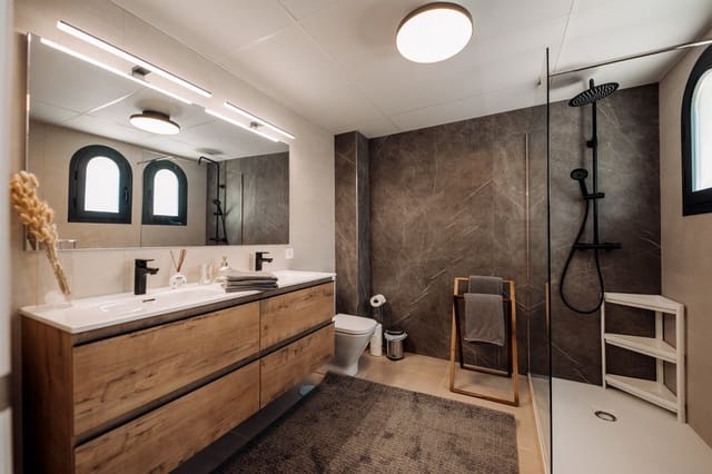 3 quarto Casa em Banda para venda em El Paraiso, Estepona com piscina garagem - 560 000 € (Ref: 10061174)
