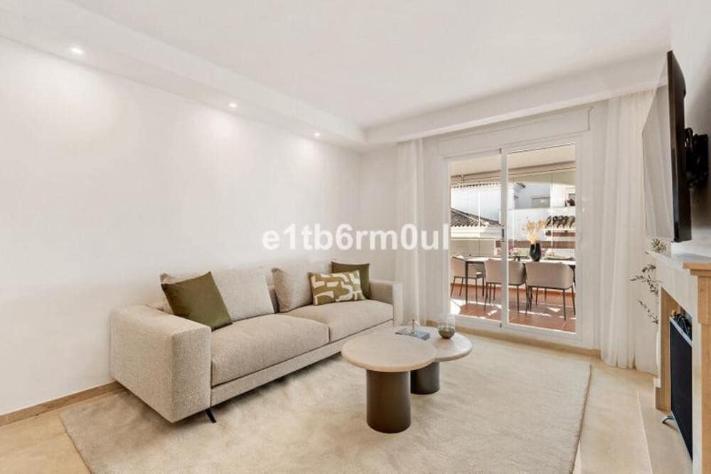 2 Zimmer Apartment zu vermieten in Marbella mit Pool Garage - 2.500 € (Ref: 10061176)