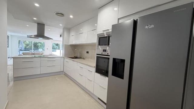 3 sypialnia Penthouse na sprzedaż w Guadalmina Alta, Marbella z basenem garażem - 850 000 € (Ref: 10061178)