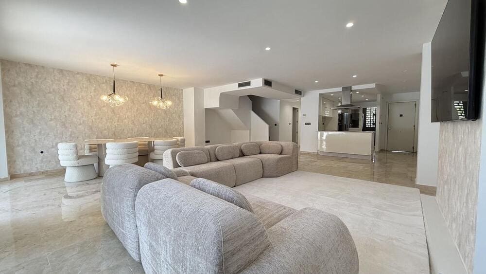 3 sypialnia Penthouse na sprzedaż w Guadalmina z basenem garażem - 850 000 € (Ref: 10061178)