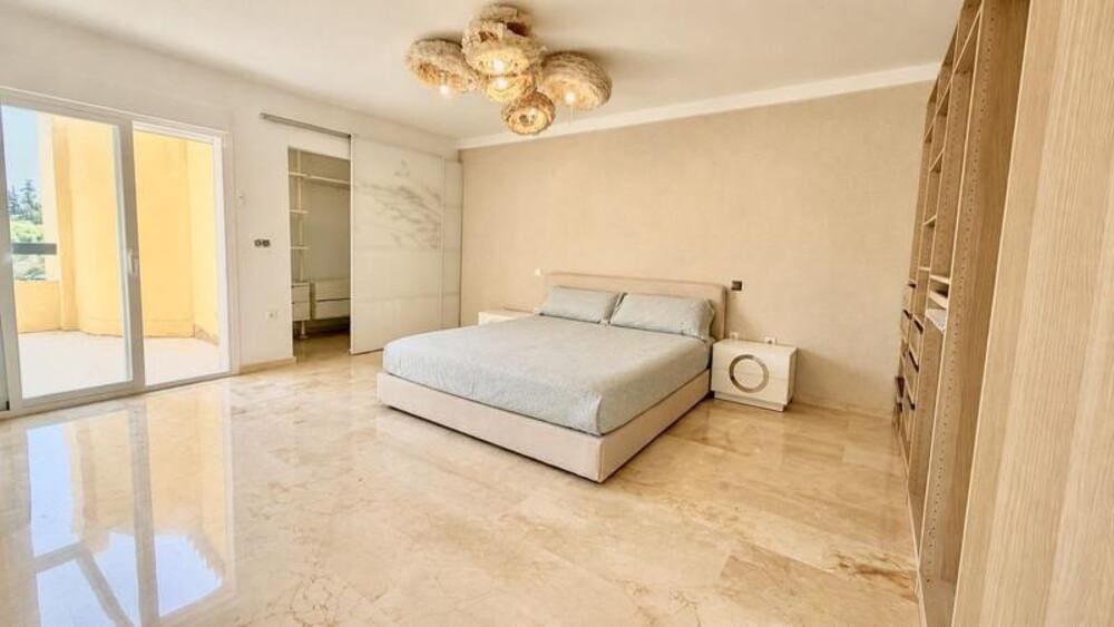 3 sypialnia Penthouse na sprzedaż w Guadalmina z basenem garażem - 850 000 € (Ref: 10061178)