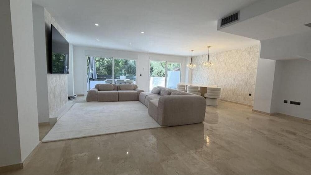 3 Zimmer Penthouse zu vermieten in Guadalmina mit Pool Garage - 3.500 € (Ref: 10061179)