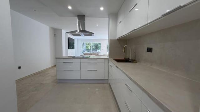3 Zimmer Penthouse zu vermieten in Guadalmina Alta, Marbella mit Pool Garage - 3.500 € (Ref: 10061179)