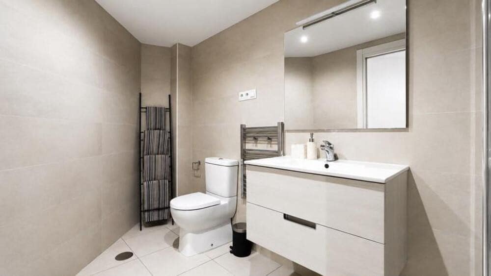 2 Zimmer Apartment zu vermieten in Marbella mit Pool Garage - 2.300 € (Ref: 10061180)