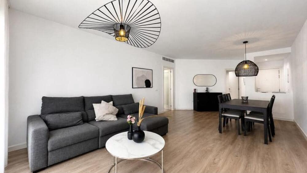 2 Zimmer Apartment zu vermieten in Marbella mit Pool Garage - 2.300 € (Ref: 10061180)