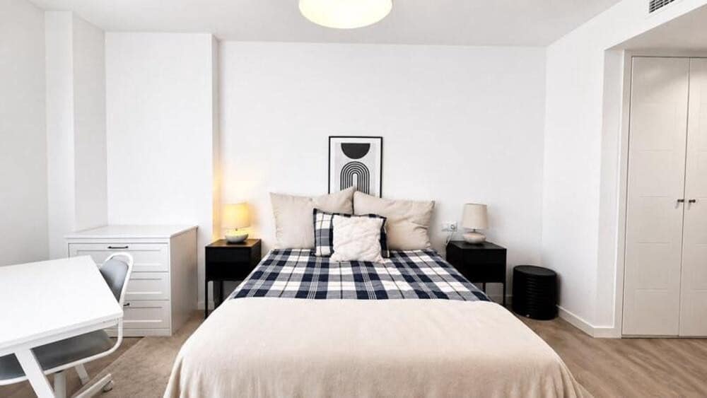 2 Zimmer Apartment zu vermieten in Marbella mit Pool Garage - 2.300 € (Ref: 10061180)