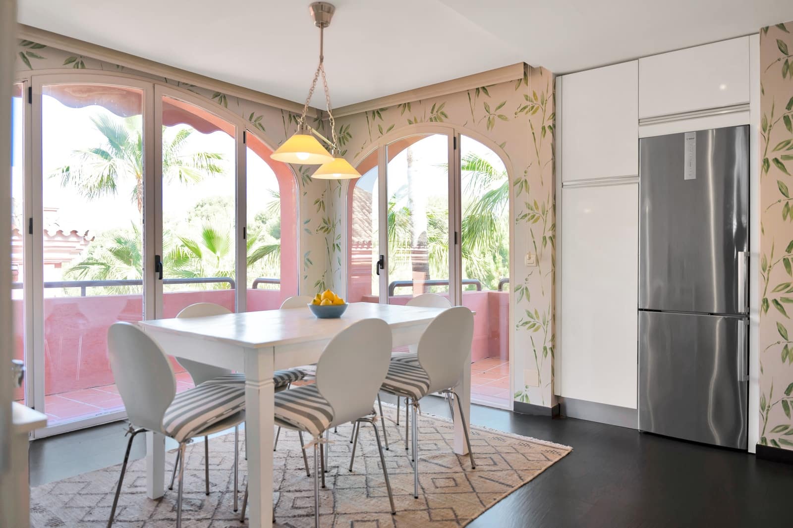 2 sypialnia Penthouse do wynajęcia w Marbella z basenem garażem - 3 700 € (Ref: 10061181)