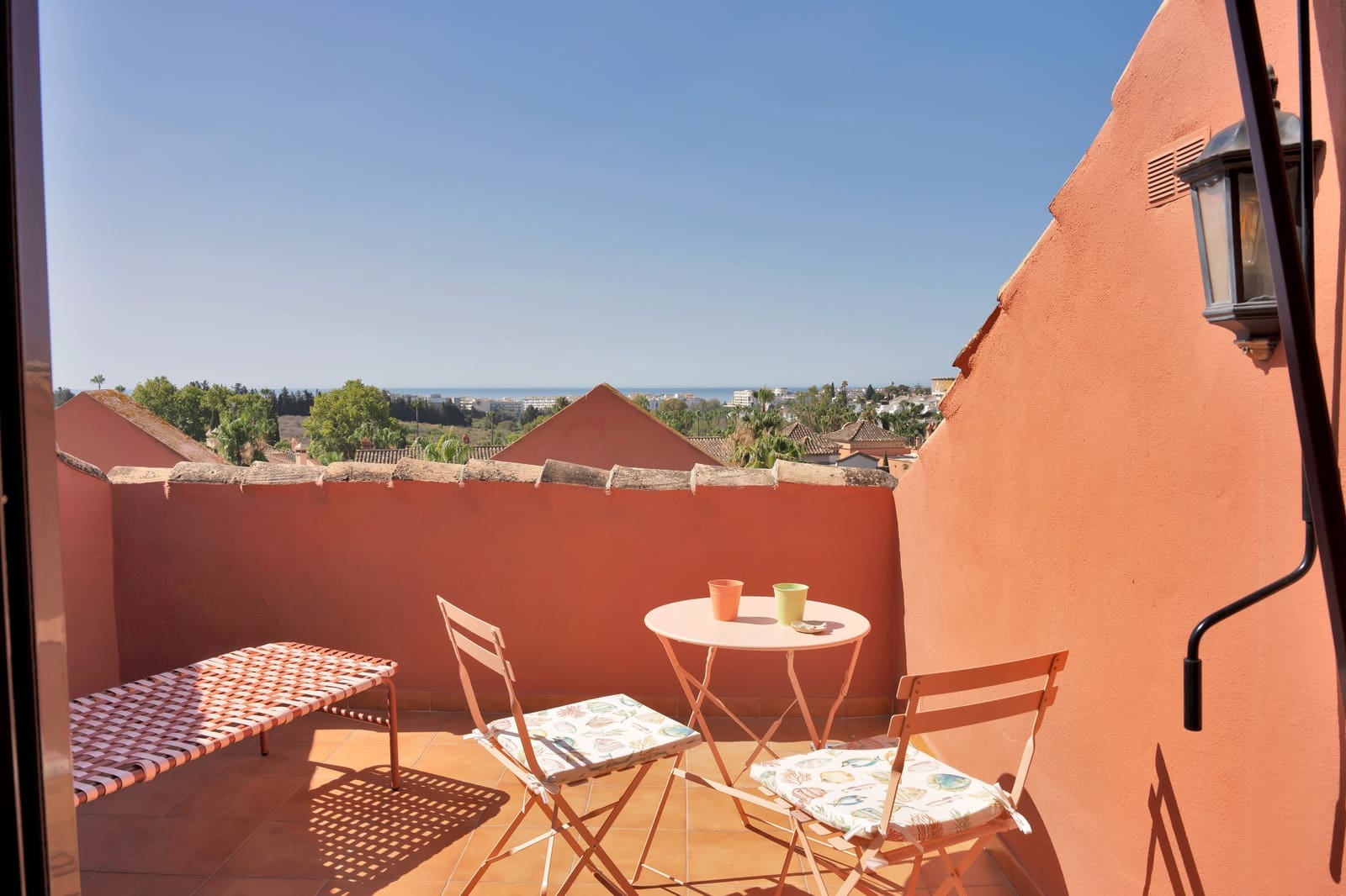 2 sypialnia Penthouse do wynajęcia w Marbella z basenem garażem - 3 700 € (Ref: 10061181)