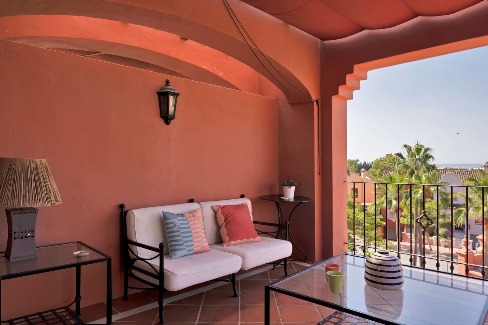 2 sypialnia Penthouse do wynajęcia w Marbella z basenem garażem - 3 700 € (Ref: 10061181)