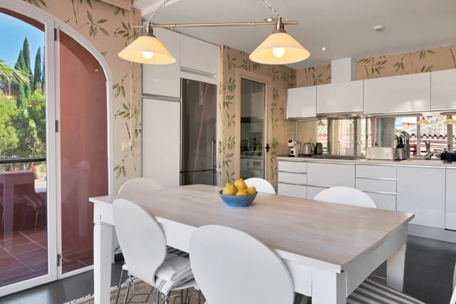 2 sypialnia Penthouse do wynajęcia w La Dama de Noche - La Alzambra, Marbella - 3 700 € (Ref: 10061181)