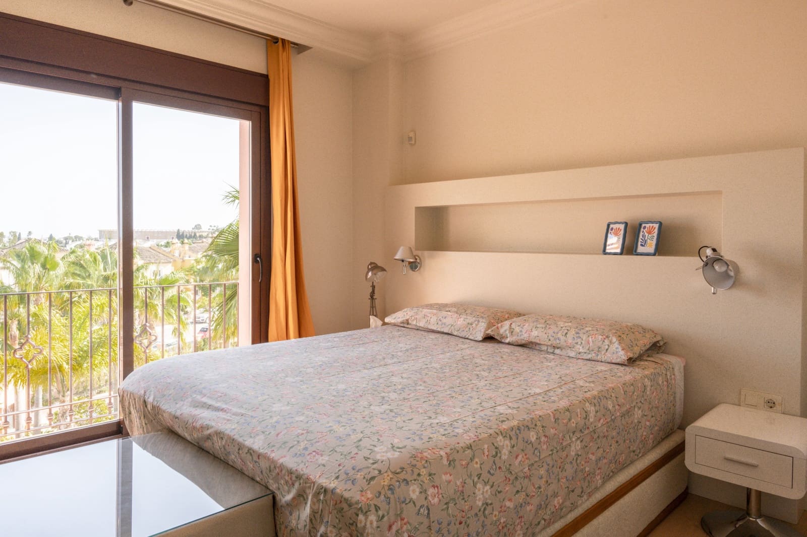 2 sypialnia Penthouse do wynajęcia w Marbella z basenem garażem - 3 700 € (Ref: 10061181)