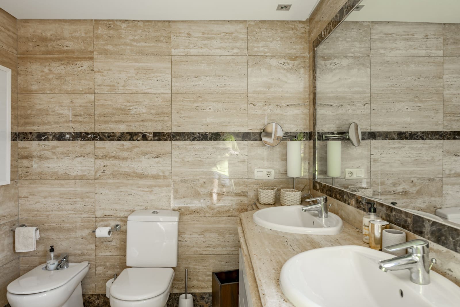 2 sypialnia Penthouse do wynajęcia w Marbella z basenem garażem - 3 700 € (Ref: 10061181)
