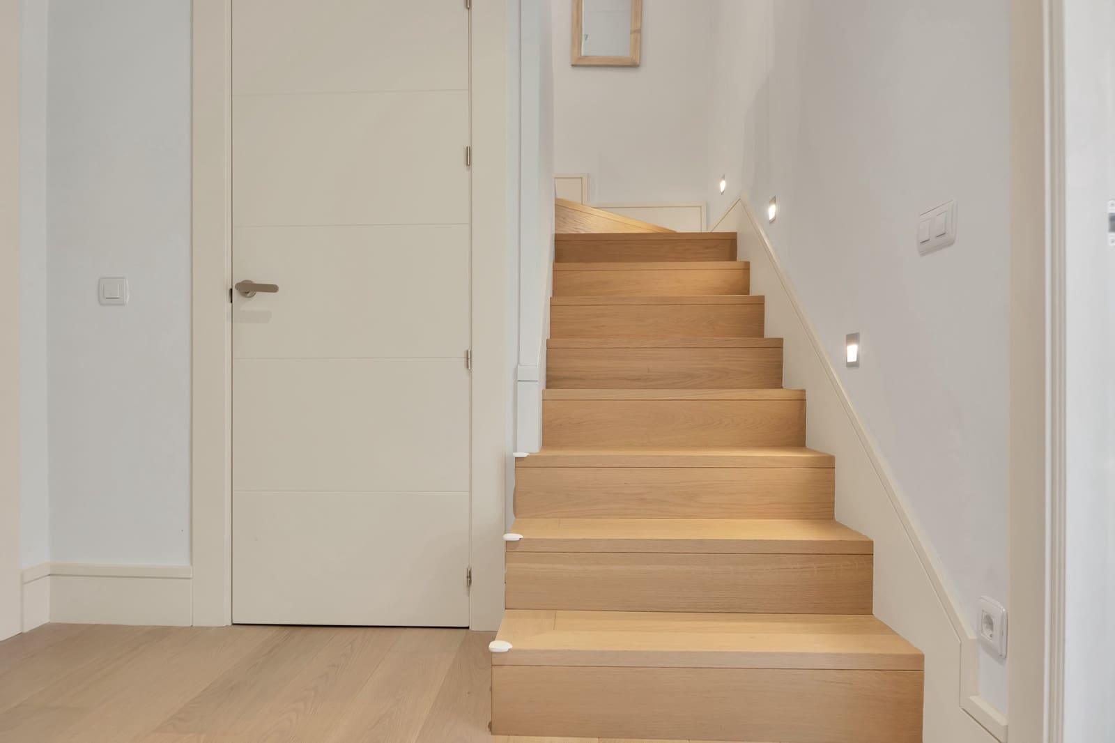 2 sypialnia Penthouse do wynajęcia w Marbella z basenem garażem - 3 700 € (Ref: 10061181)
