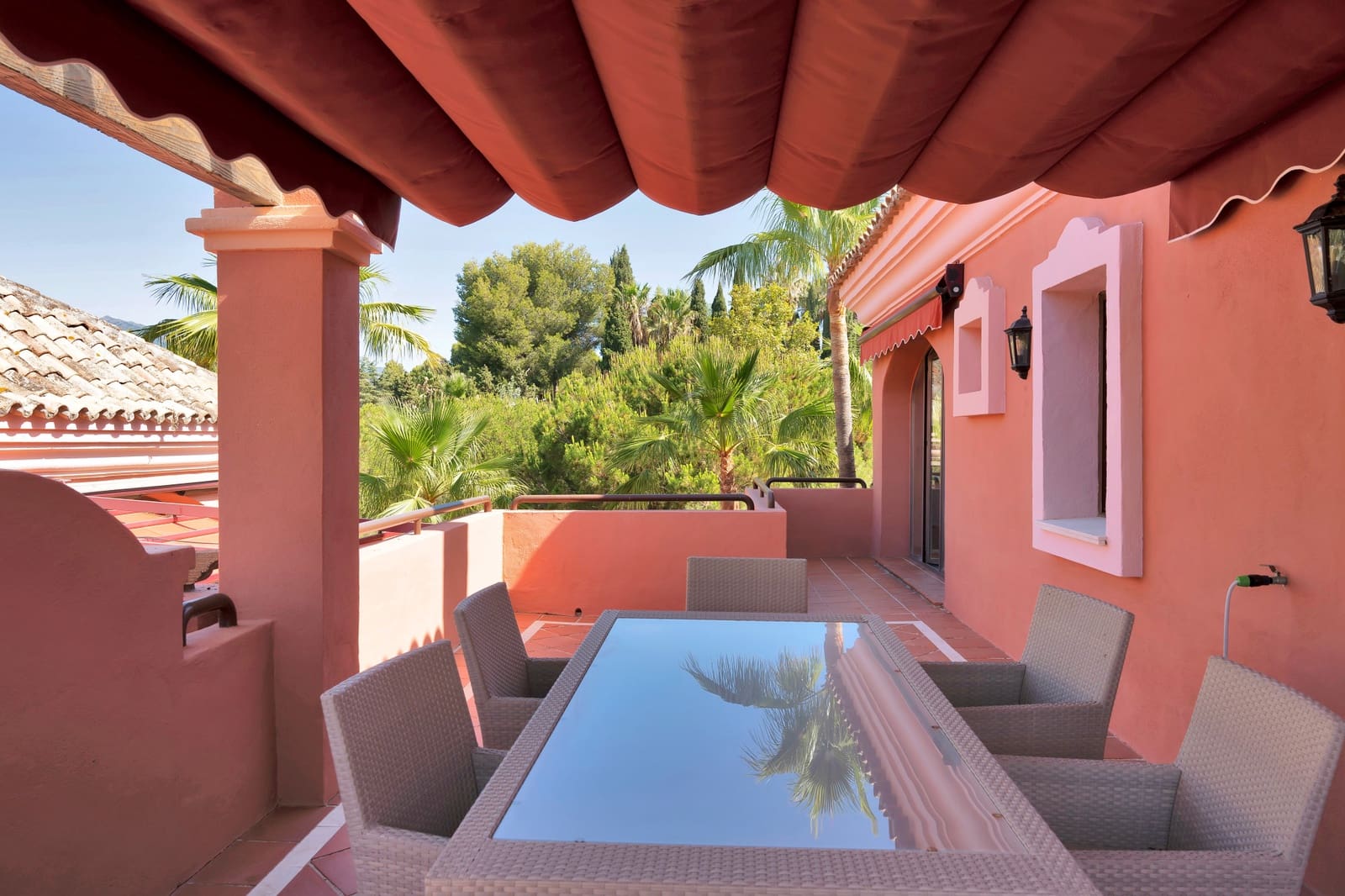 2 sypialnia Penthouse do wynajęcia w Marbella z basenem garażem - 3 700 € (Ref: 10061181)