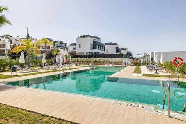 Pareado de 4 habitaciones en Nueva Atalaya, Estepona en alquiler con piscina garaje - 5.000 € (Ref: 10063702)