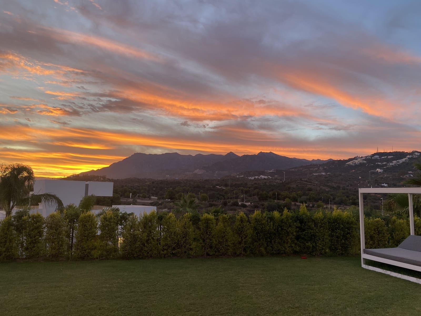 3 soverom Leilighet til leie i Marbella med svømmebasseng garasje - € 5 500 (Ref: 10063703)