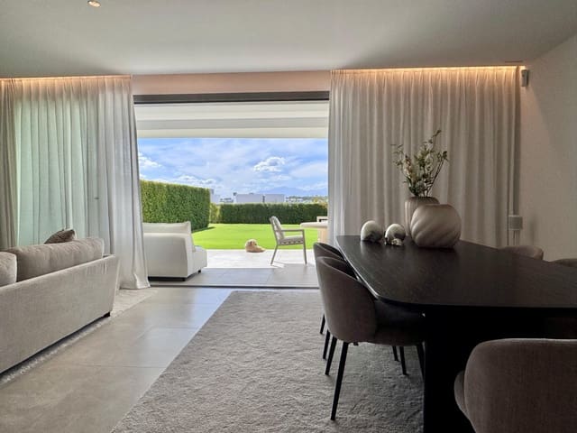 3 soverom Leilighet til leie i Bahía de Marbella, Marbella med svømmebasseng garasje - € 5 500 (Ref: 10063703)