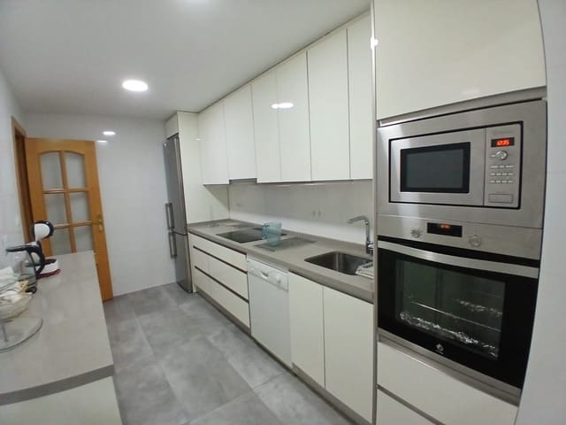 Apartamento de 2 habitaciones en Guadalmina Alta, Marbella en alquiler con piscina garaje - 2.200 € (Ref: 10067137)