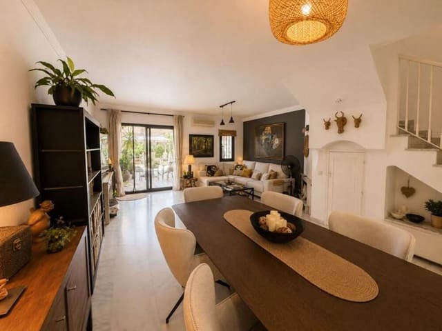 Casa de 4 habitaciones en Bel-Air, Estepona en venta con piscina - 550.000 € (Ref: 10074856)