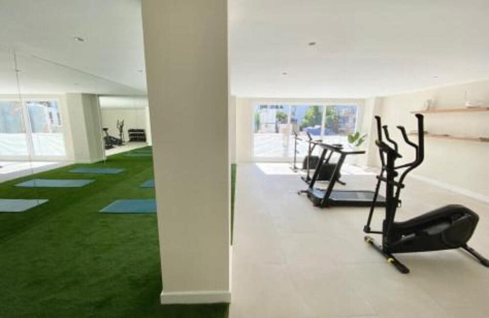 3 sypialnia Apartament do wynajęcia w Marbella z basenem garażem - 2 500 € (Ref: 10074857)