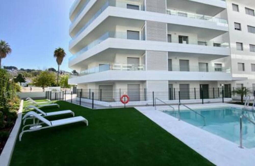 3 sypialnia Apartament do wynajęcia w Marbella z basenem garażem - 2 500 € (Ref: 10074857)