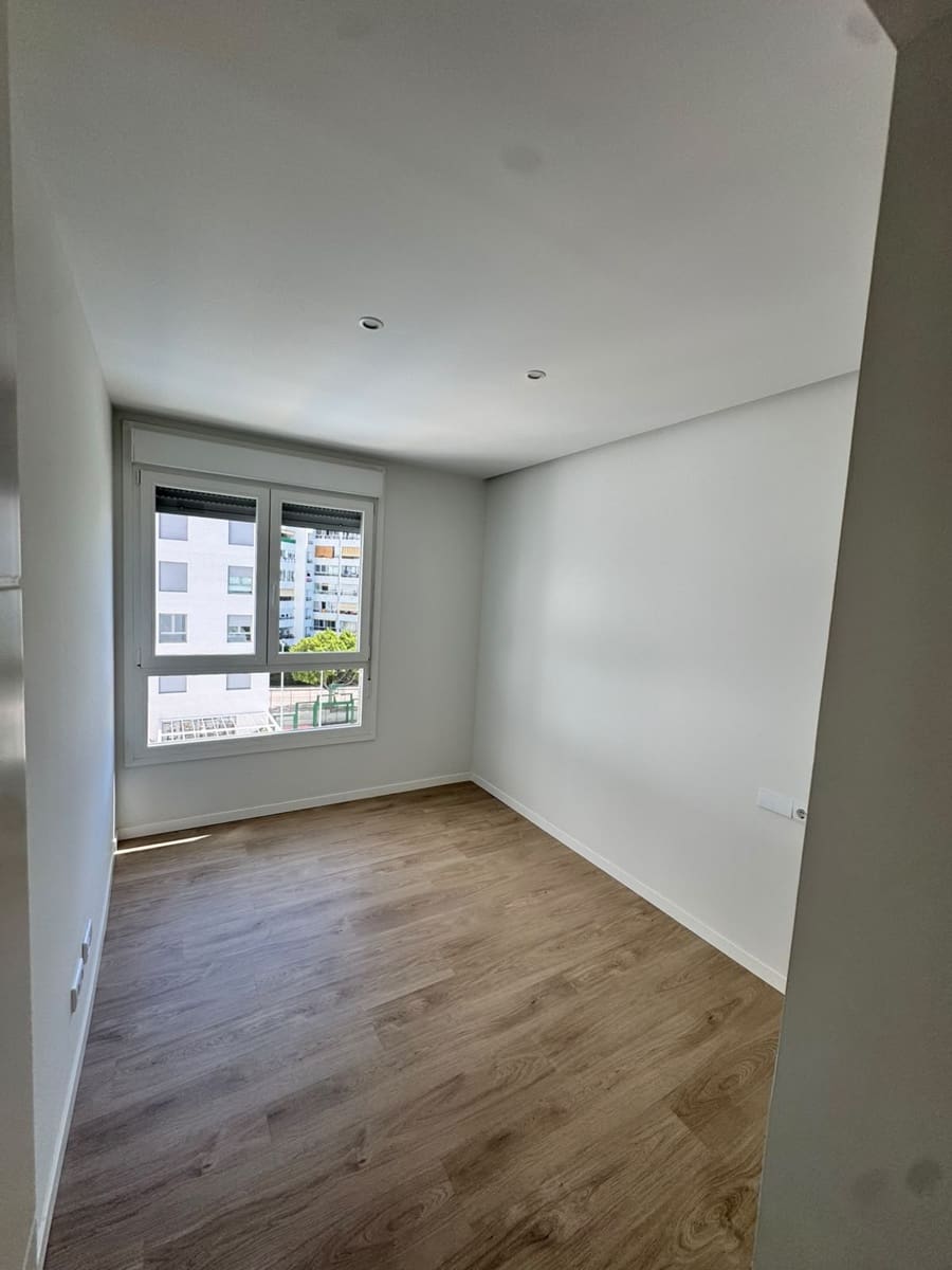 3 bedroom Apartment for rent in Marbella with pool garage - € 2,500 (Ref: 10074857)