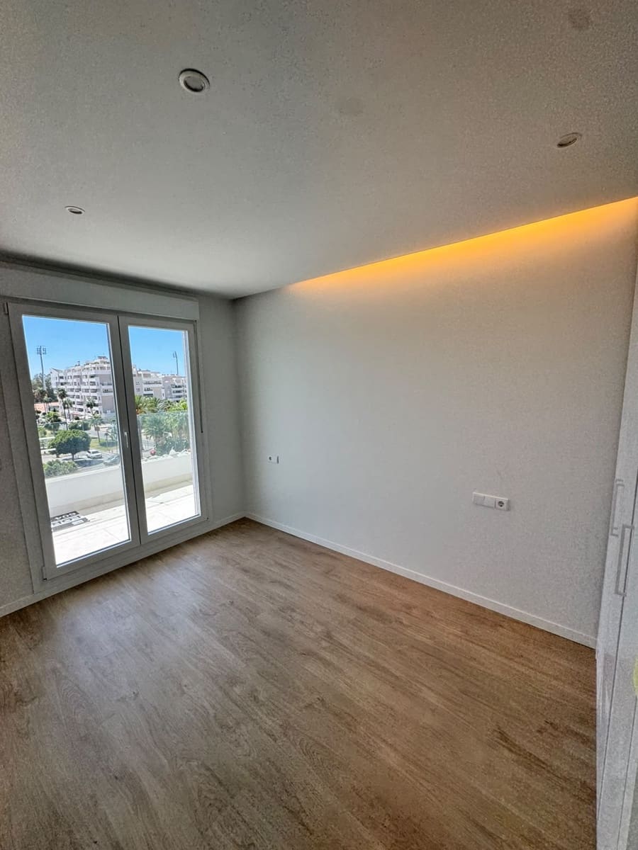 3 bedroom Apartment for rent in Marbella with pool garage - € 2,500 (Ref: 10074857)