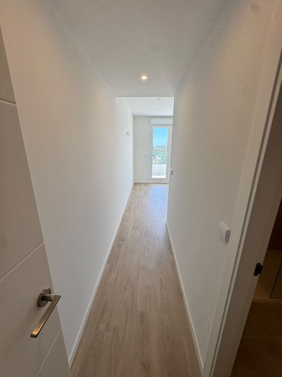 3 bedroom Apartment for rent in Marbella with pool garage - € 2,500 (Ref: 10074857)