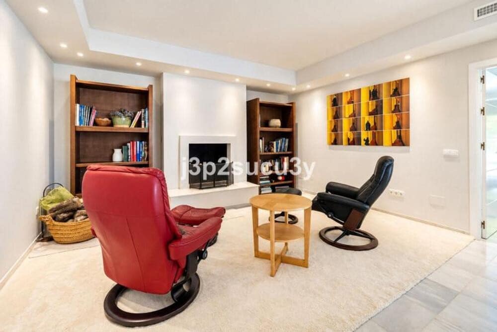 5 bedroom Villa for rent in Guadalmina with pool garage - € 8,500 (Ref: 10077543)