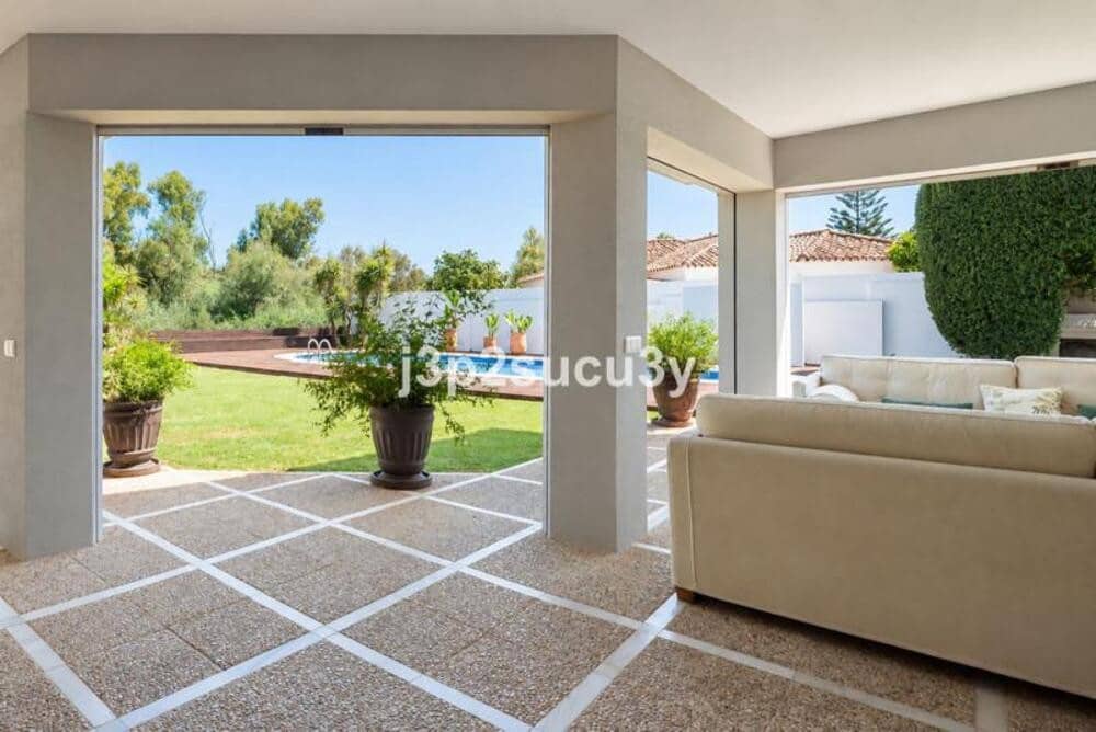 5 bedroom Villa for rent in Guadalmina with pool garage - € 8,500 (Ref: 10077543)