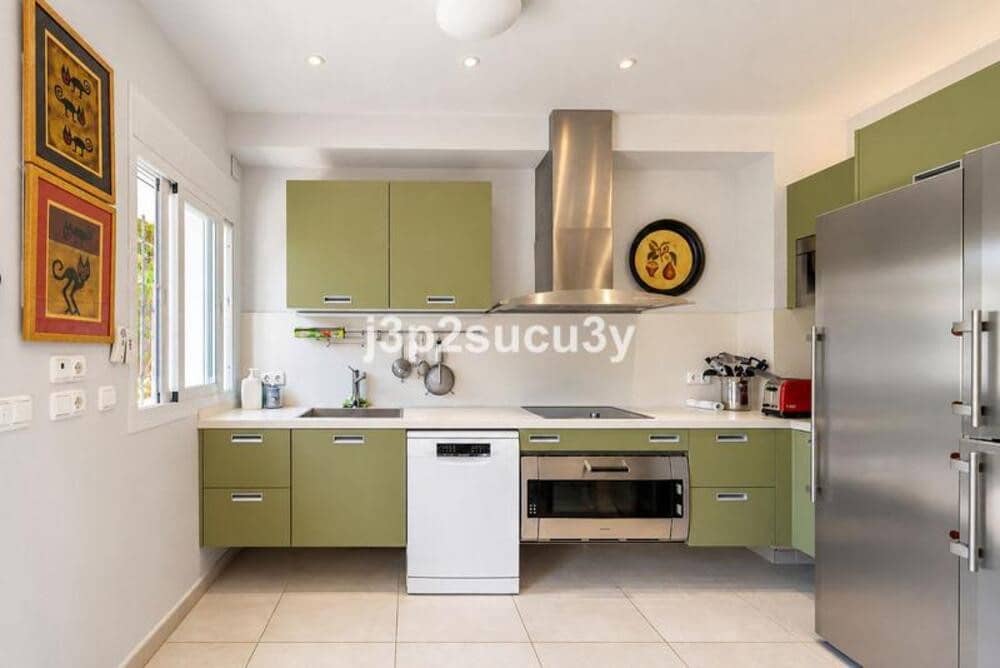 5 bedroom Villa for rent in Guadalmina with pool garage - € 8,500 (Ref: 10077543)