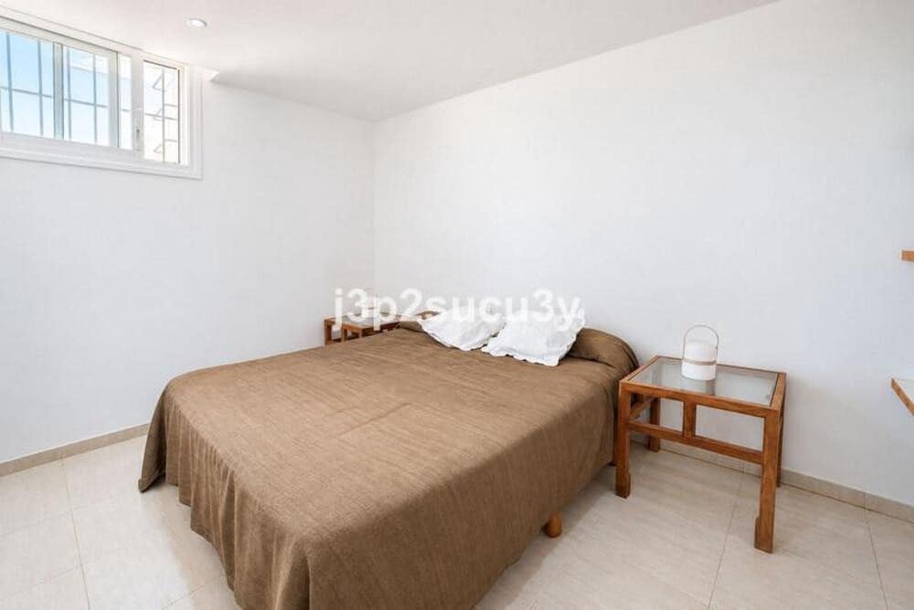 5 bedroom Villa for rent in Guadalmina with pool garage - € 8,500 (Ref: 10077543)