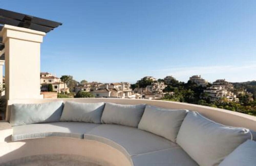 3 soveværelse Lejlighed til leje i Benahavis med swimmingpool garage - € 5.500 (Ref: 10077545)