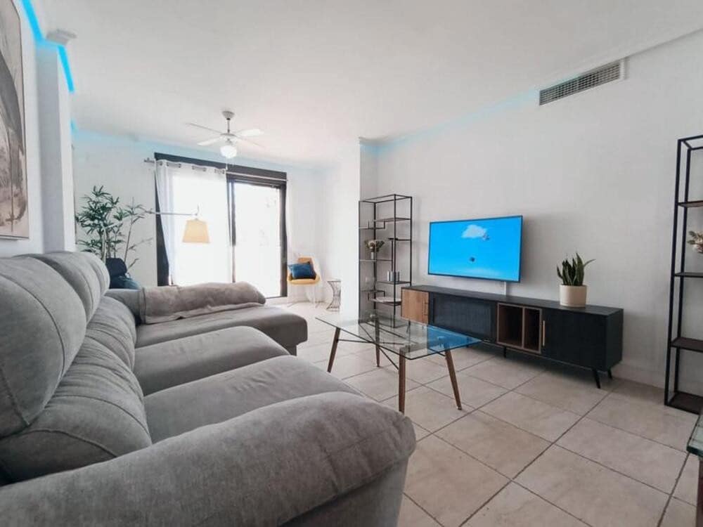 2 Zimmer Apartment zu vermieten in Estepona mit Pool Garage - 1.950 € (Ref: 10077546)