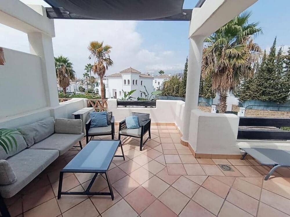 2 Zimmer Apartment zu vermieten in Estepona mit Pool Garage - 1.950 € (Ref: 10077546)