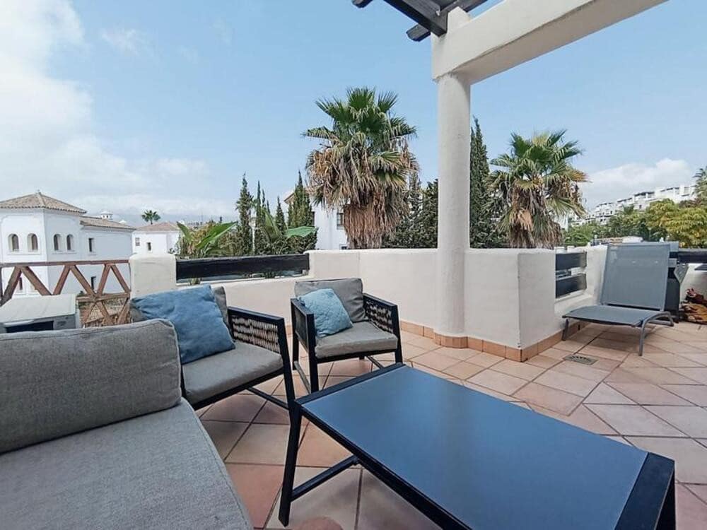 2 Zimmer Apartment zu vermieten in Estepona mit Pool Garage - 1.950 € (Ref: 10077546)
