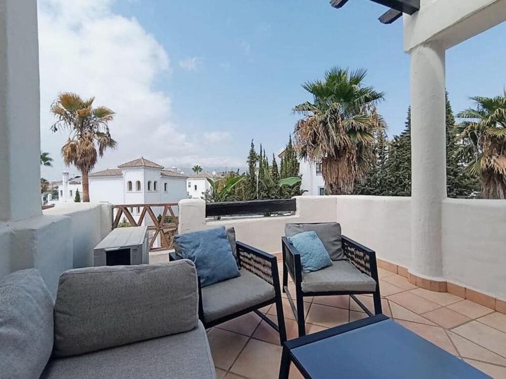 2 Zimmer Apartment zu vermieten in Estepona mit Pool Garage - 1.950 € (Ref: 10077546)
