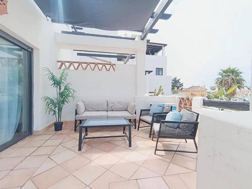 2 Zimmer Apartment zu vermieten in Estepona mit Pool Garage - 1.950 € (Ref: 10077546)