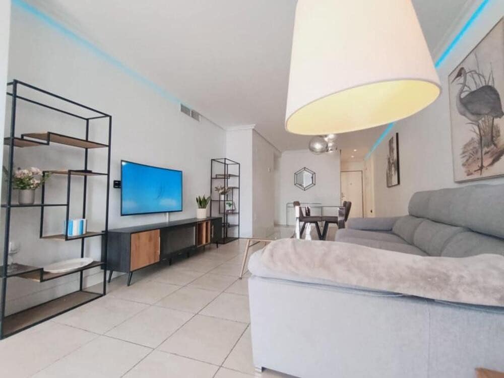 2 Zimmer Apartment zu vermieten in Estepona mit Pool Garage - 1.950 € (Ref: 10077546)
